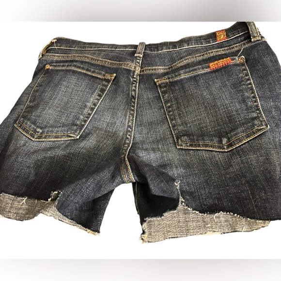 7 for all mankind Jean shorts-Relaxed mid roll short Size 27. Good condition. - Picture 2 of 3